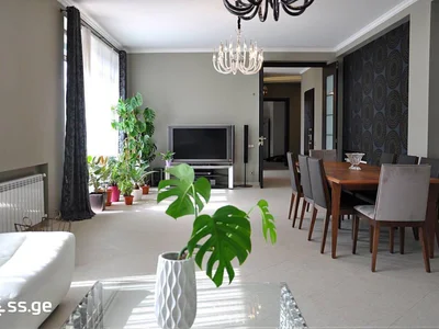 6 room Flat For Sale. Vake
