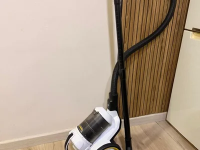 пылесос karcher, использована была несколько месяцев,в хорошем состоянии