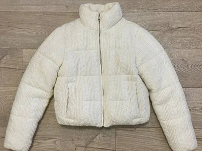 Продам женскую осенне-зимнюю куртку Zara.