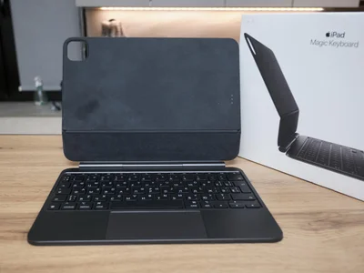Magic Keyboard для iPad Pro 11