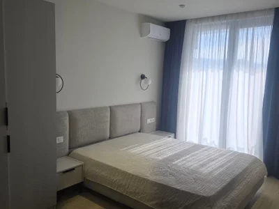 Студия 34 кв.м на ул. Д. Мамулашвили, $450