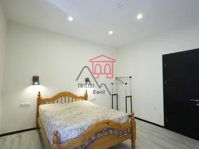 5-комнатная квартира, 145 м², $1800
