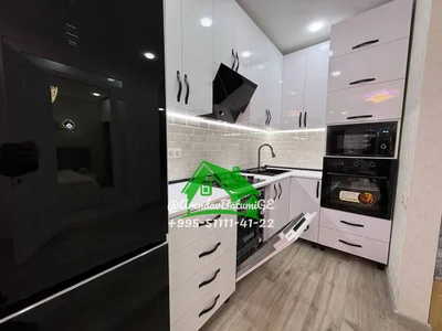 Долгосрочная аренда 3-комнатной квартиры в Khimshiashvili District