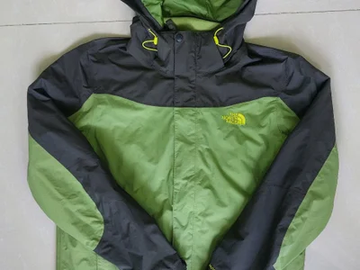 Оригинальная Куртка The North Face в отличном состоянии с мембраной Dry Vent (ветро и водонепронецаемая