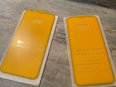 Защитные стекла на iPhone 11 Pro
