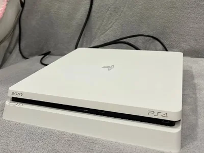 PlayStation 4 Slim 500GB Белый