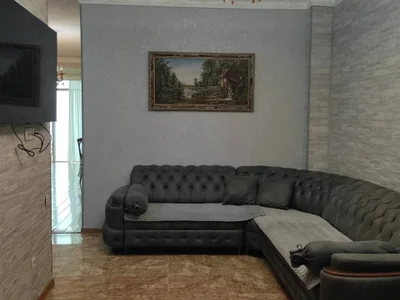 3+1 на Sherif Khimshiashvili St 1 Khimshiashvili District