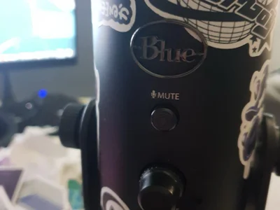 Микрофон Blue Yeti
