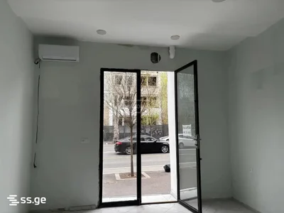 Коммерческое помещение 20 кв.м у метро 300 Арагвели