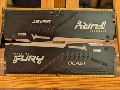 оперативную память DDR5 Kingston Fury Beast 32gb(16Gbx2