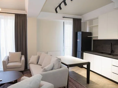 Ул. Михайя Зичи, 12: 2-комнатная, 68.0 м²
