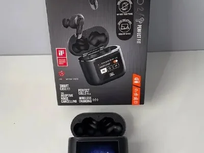 JBL Tour Pro 2