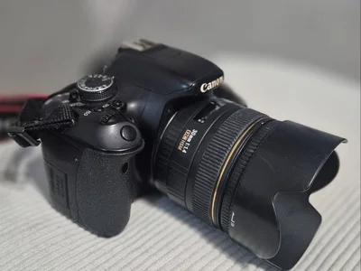 Фотоаппарат Canon EOS 600D с объективом Sigma 30mm f/1.4
