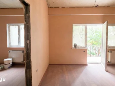 8 room Flat For Sale. Bagebi