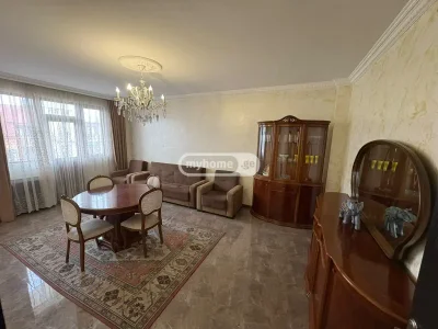 Частный дом с 4 комнатами в районе Багратиони