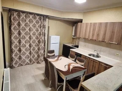 3 комнаты, 2 спальни, $600