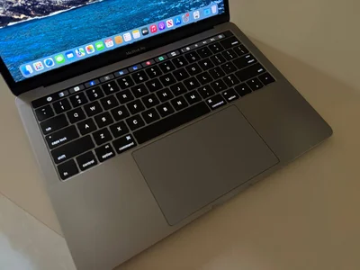 MacBook Pro 13 A1706