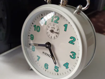 Часы заводные механические Kienzle