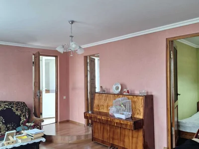 7 room Private House For Sale. Isani