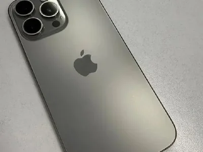 iPhone 15 Pro Max (Natural Titanium)