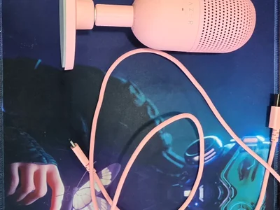 Компактный микрофон Razer Seiren V3 Mini