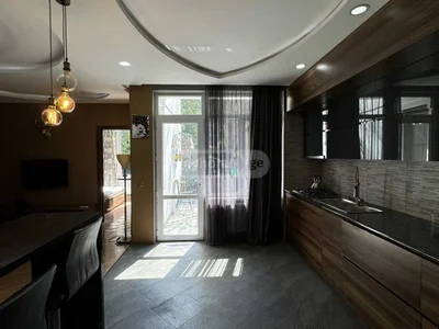 5 room Flat Daily rent. Chugureti