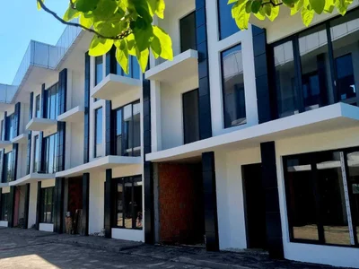 6 room Private House For Sale