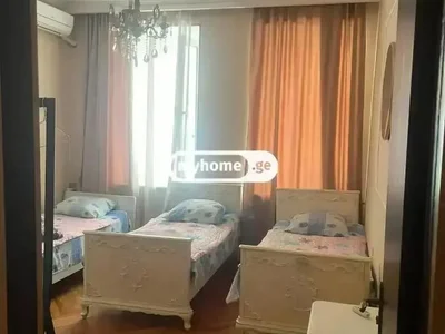Отель на 8 комнат, Мтацминда