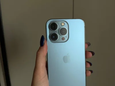 iPhone 13 Pro 128GB голубой с чехлами