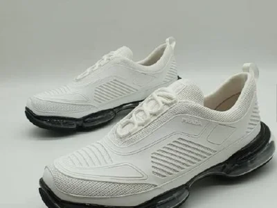 Кроссовки Prada 42/43