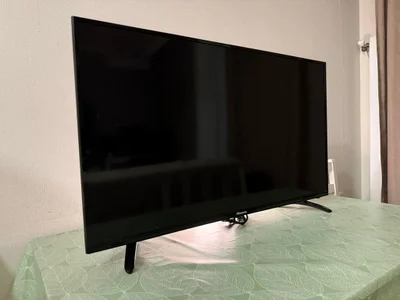 телевизор Hisense 40N2176P в полностью рабочем состоянии.