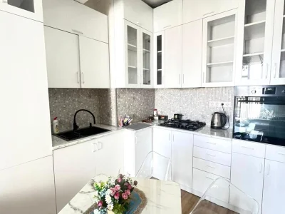 Арчи Исани: 2-комнатная, 58.0 м²