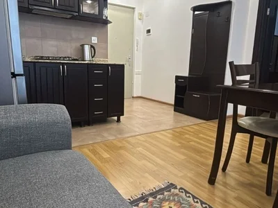 1+1 в центре , ул. Парнаваза, 55 м², $700