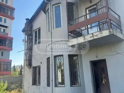 Частный дом из 6 комнат. Чугурети