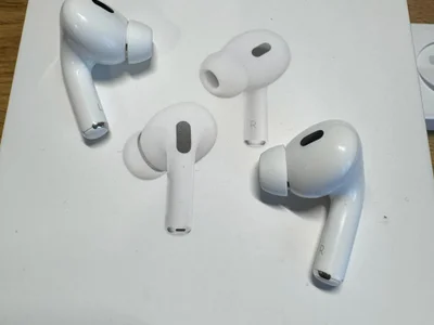 Apple AirPods Pro 2 Lightning MagSafe