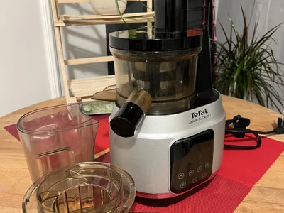 Шнековая соковыжималка Tefal Juice & Clean
