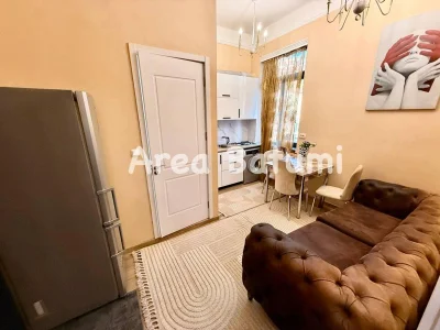 Улица Николоза Бараташвили, 16/18: 2-комнатная, 42.0 м²