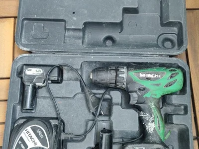 Шуруповерт Hitachi DS 100FL