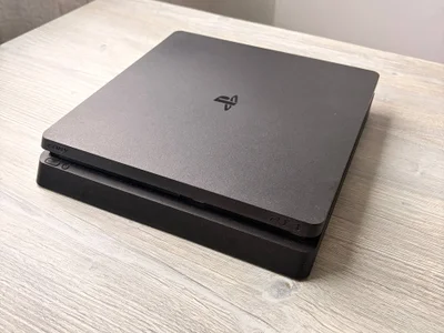 Игровая приставка PS4 Slim