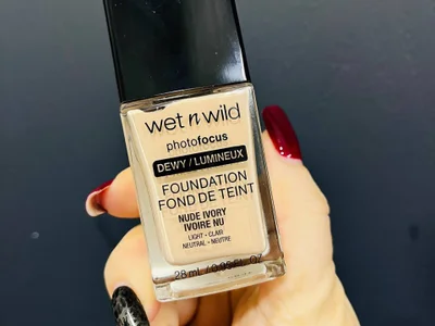 Тональный крем Wet n Wild Photo Focus Dewy Foundation, Nude Ivory