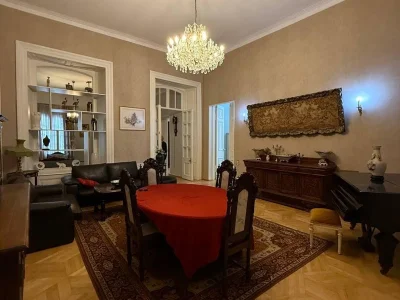 Улица Ладо Асатиани, 33: 4-комнатная, 250.0 м²