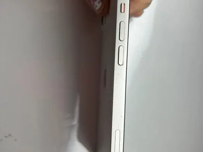 Экран iPhone Air