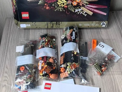 Lego Botanicals Dried Flower Centerpiece