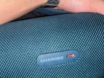 JBL Charge 6