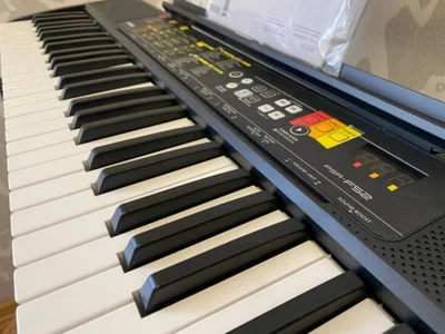 Синтезатор Yamaha PSR-F52