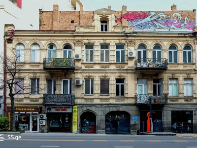 4-комнатная квартира в Тбилиси