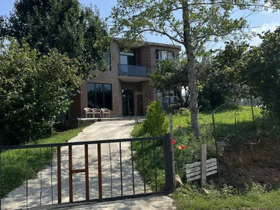 Вилла 4 спальни в Чарнали, $1500