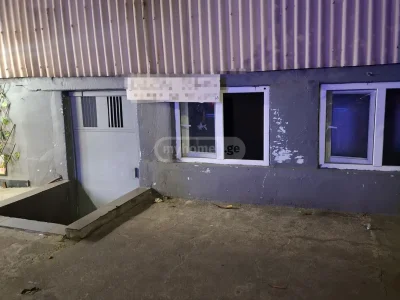 Универсальная коммерческая площадь в районе Агмашенебели