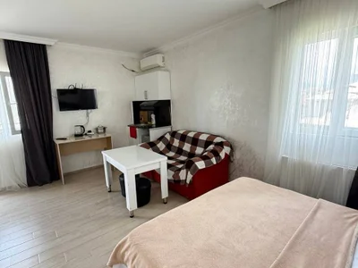 Студия в частном доме у Metro City, $330