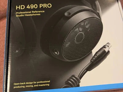 Новые ни разу не подключенные профессиональные наушникиSenheiset HD 490 pro.
